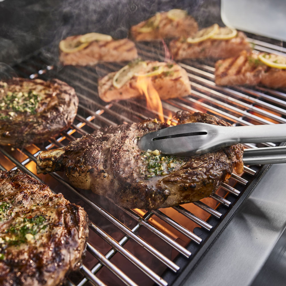 Genesis S-335C Gas Grill in Stainless Steel - Image 4